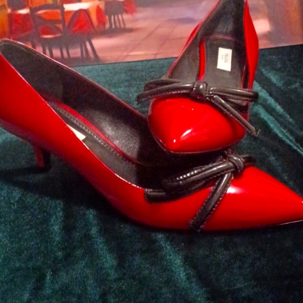 Prada - Picture 4 of 6